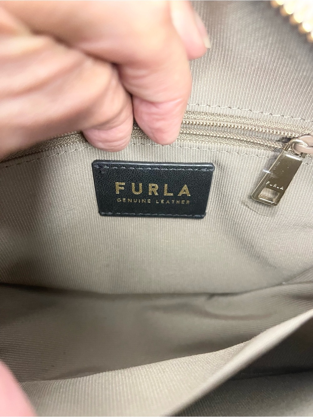 Furla × LINE FRIENDS Brown Sincere Heart Bear Mini Round Crossbody Bag EUC - Picture 14 of 17